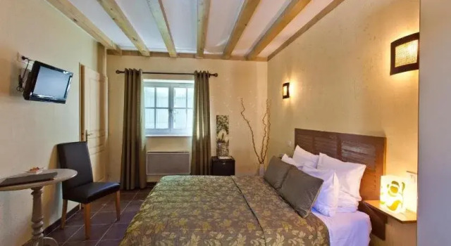 Hotel-restaurant Les Caudalies, Забронировать Отель Отели Горного массива Юры 3 звезды, 3*