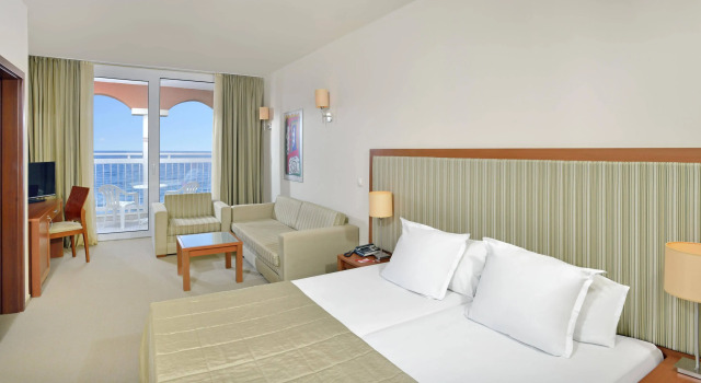 Sol Luna Bay Resort, Varaa Lomakeskus Hotellit Varna region uima-altaalla, Uima-allas