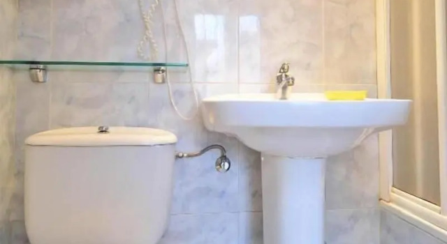 Трёхместный номер Standard с балконом Hostal Sardinero