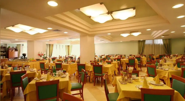 Hotel Villa Luca, Забронировать Отель Отели в центре Кьянчано-Терме с завтраком, отели в центре Кьянчано-Терме с завтраком