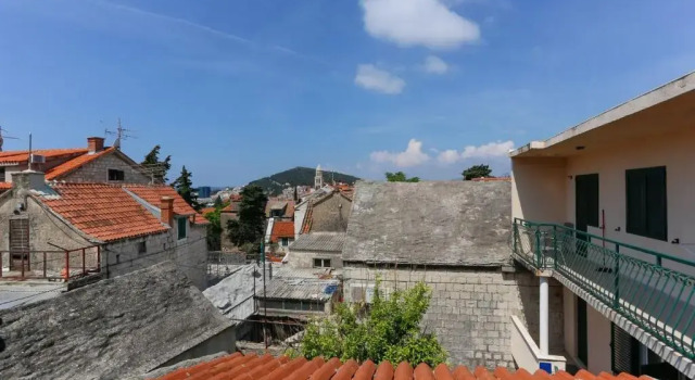 Apartments and Rooms Stone House, Забронировать Апартаменты/квартира Апартаменты Сплита, рядом с Паромный порт Сплит, Апартаменты/квартира