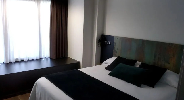 Apartamentos Estela de Altamira, Забронировать Апартаменты/квартира Отели Сантильяна-дель-Мар с бассейном, рядом с Музей инквизиции, Бассейн