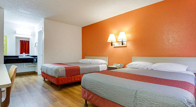 Motel 6-Tempe, AZ - Scottsdale South, Забронировать Мотель Пруд в Темпе Phoenix Metropolitan Area, рядом с Vista Del Camino Park