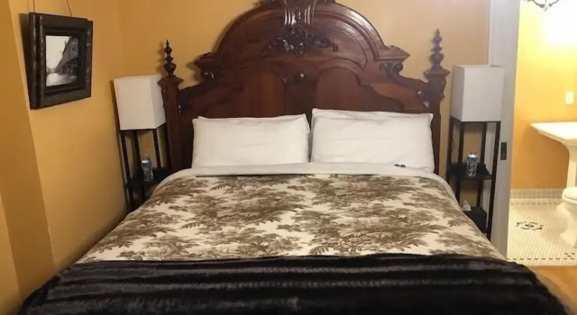 Standard Kahden hengen huone parvekkeella Pendleton House Historic Inn and B&B