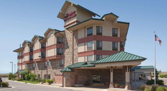 Кровать в общем номере Hampton Inn & Suites Parker