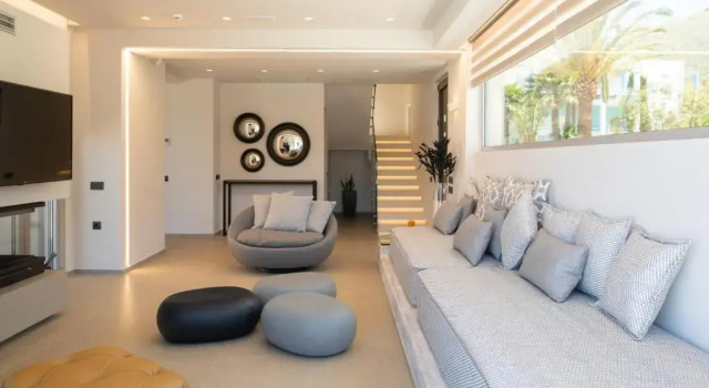 Your Private Retreat by the beach, with Heated Pool, by ThinkVilla, Забронировать Вилла Петрес Центральный Крит