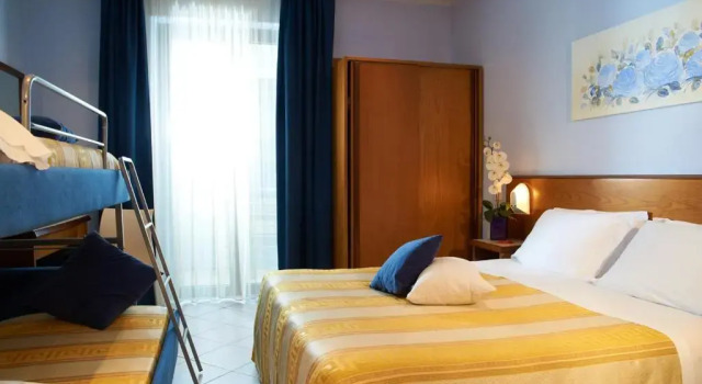 Четырёхместный номер Standard с частичным видом на море Hotel Sirio