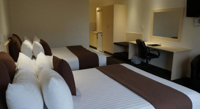 Семейный номер Deluxe Central Caleula Motor Lodge