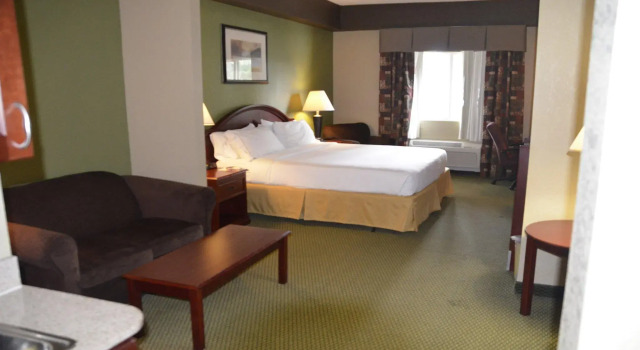 Двухместный люкс Holiday Inn Express West Palm Beach Metrocentre by IHG