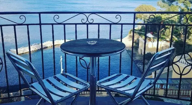 Трёхместный номер Standard с балконом и с видом на море Hôtel de Charme Brise Marine