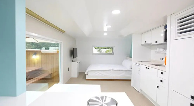 Jeonju Doran Doran Caravan, Забронировать Отель Отели Чонджу с бассейном, рядом с Военное и полицейское кладбище Чонджу, Бассейн