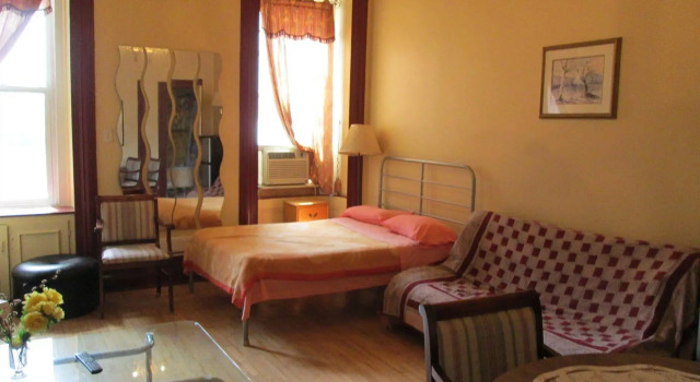 Hotel & Suites Place des Arts