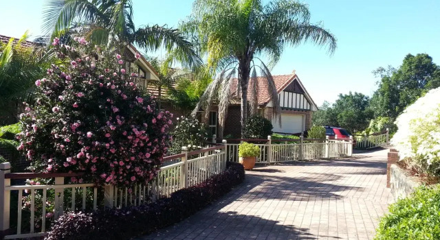 Tranquil Garden Hideaway, Book Apartment Ormeau Queensland