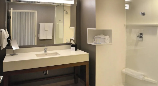 Двухместный номер Standard с видом на поле для гольфа Courtyard by Marriott Youngstown Canfield