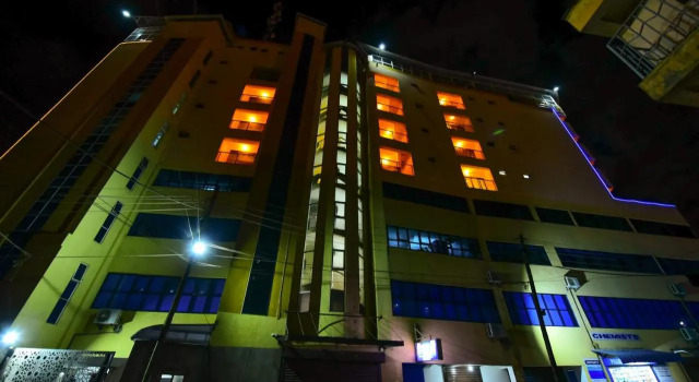 Deuts Four Seasons Hotel, Book Hotel Hotels in Nairobi with a Pool, Swimming Pool
