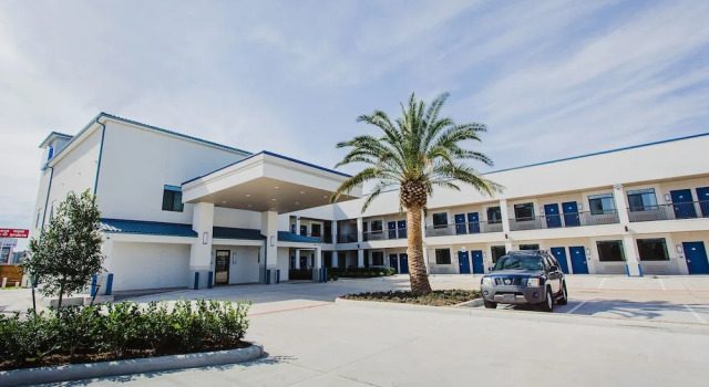 Четырёхместный номер Superior Palace Inn Blue US-59 & Gessner