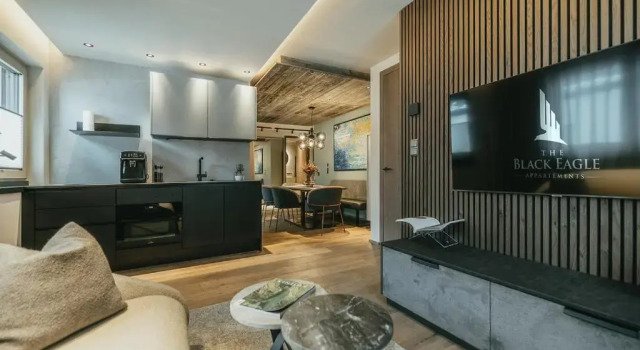 Апартаменты Deluxe The Black Eagle Luxury Appartements