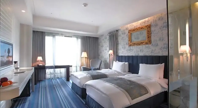 Трёхместный номер Deluxe с красивым видом из окна Grand Victoria Hotel