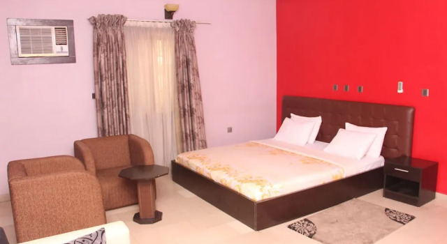 Номер Economy Kriscane Suites