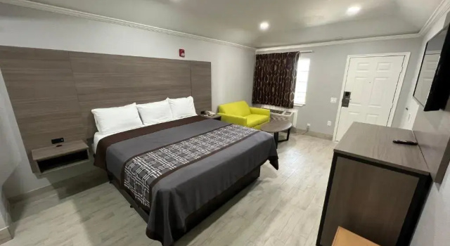 Четырёхместный номер Standard Kiwi Inn Capital O Houston - Hwy 249