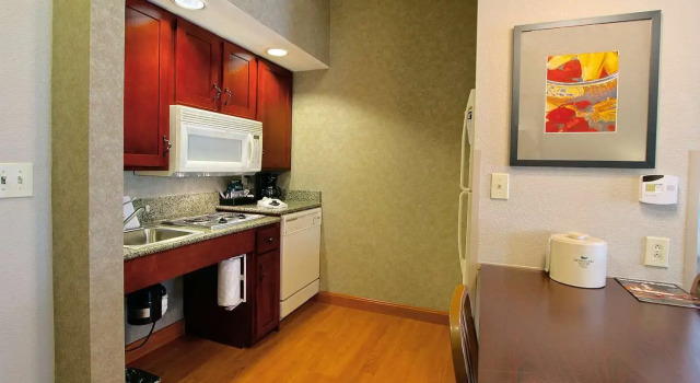 Номер Standard Homewood Suites by Hilton Bloomington