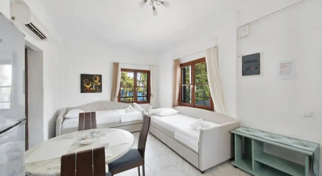 Matoula's House, Book Hotel Kriopigi 
