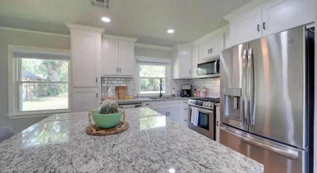 Stylish Tulsa Home w/ Modern Updates!, Reservar Casa de férias Tulsa Oklahoma