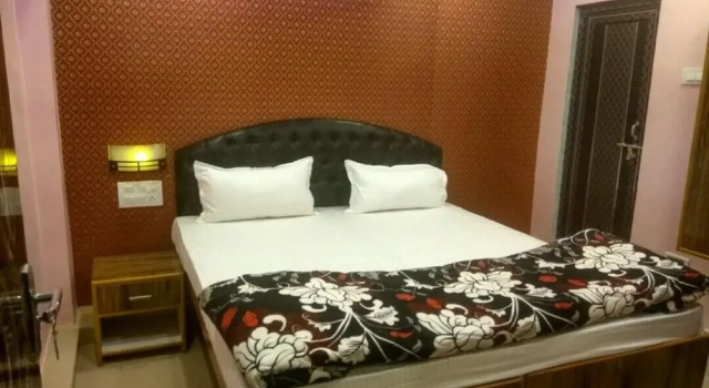 Walk In Shiva Paying Guesthouse