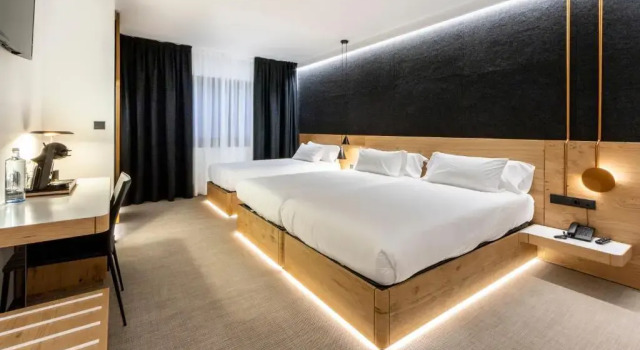 Трёхместный номер Standard Hotel Silgar 92