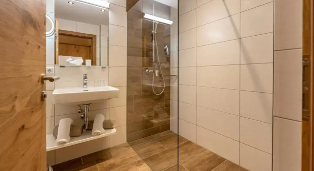 Номер Deluxe Hotel Die Metzgerstubn