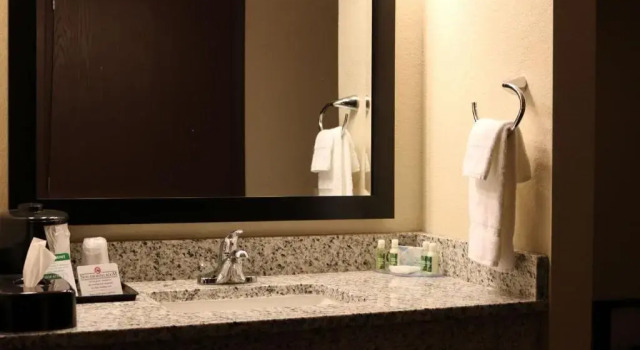 Четырёхместный номер Standard Cobblestone Inn & Suites Maryville