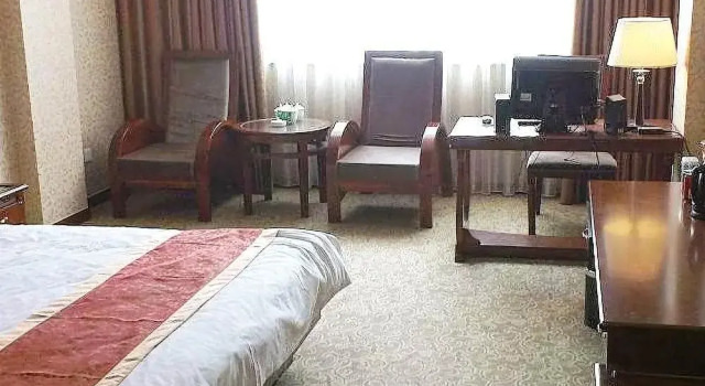 Kunlun Leju Business Hotel, Reserva ahora Hotel Hoteles en Henan con aparcamiento, Aparcamiento
