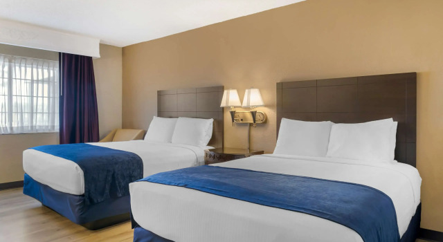 Четырёхместный номер Standard Best Western Greenfield Inn