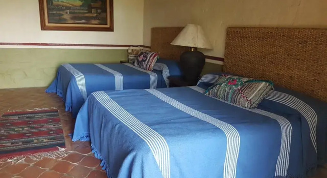 Las Palomas Bed & Breakfast (16 y Mayores), Rezervovat Hotel Hotely v Lake Chapala s parkováním, Parkování