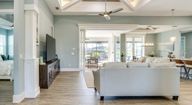 Luxury Waterfront Escape w/ Pool in Port Charlotte, Забронировать Дом для отпуска Виллы штата Флориды, Вилла