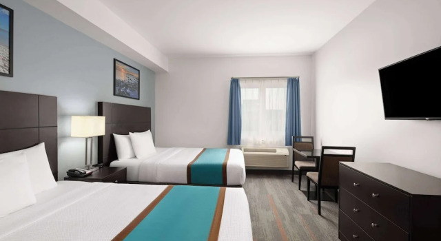 Четырёхместный номер Standard Travelodge by Wyndham Marathon