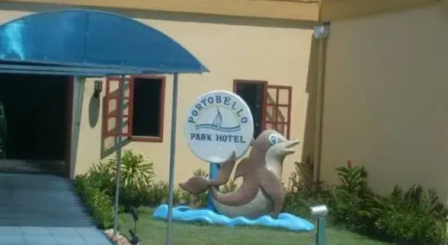 Кровать в общем номере Portobello Park Hotel