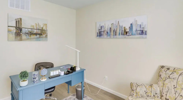 Апартаменты Wichita Townhome w/ Patio: 9 Mi to Downtown!