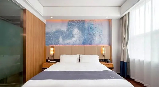 Двухместный номер Superior GreenTree Eastern Hotel Li Lake Yuantouzhu Scenic Area