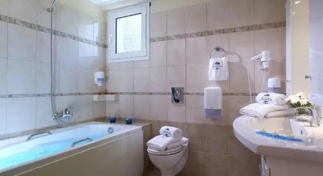 Люкс Avantis Suites Hotel