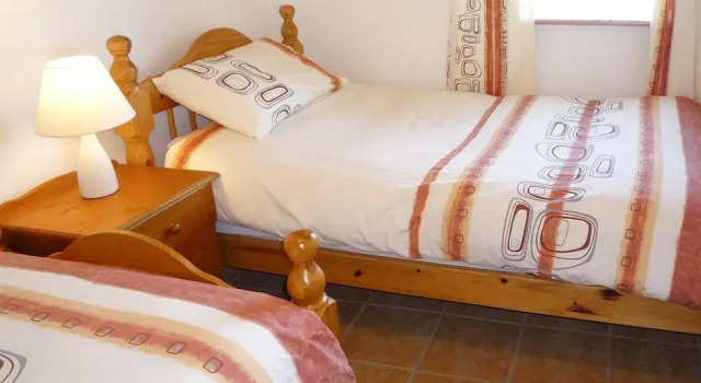 Old Barn Cottage Heir Island by Trident Holiday Homes, Book Vacation Home Cottages in County Cork, Cottage