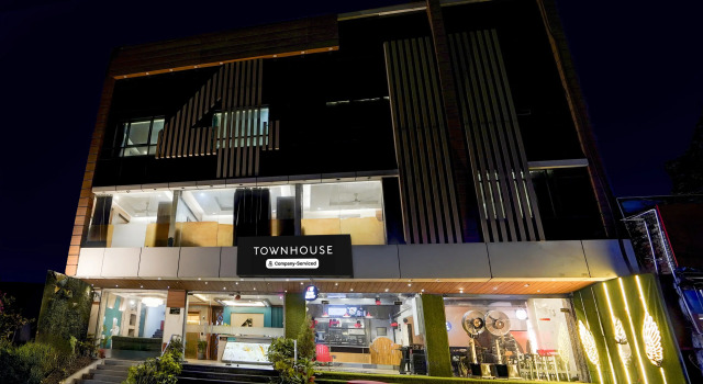 Super OYO Townhouse Prayagraj Central Bus Terminal Formerly Hotel Four View, Забронировать Отель Отели Аллахабад 4 звезды, 4*
