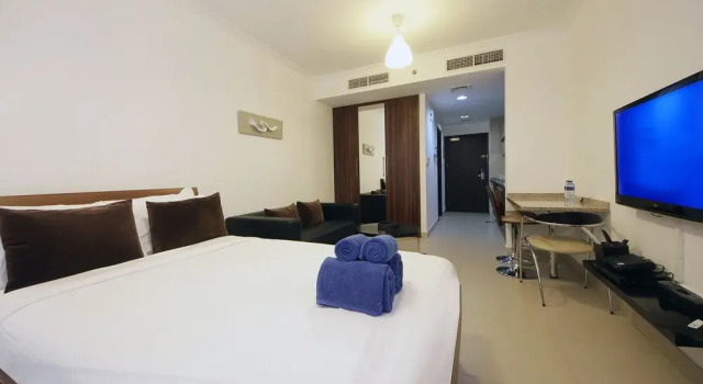 New Arabian Holiday Homes - Goldcrest, Забронировать Отель Башни Джумейра Лейк , рядом с Dubai Marina Yacht Club