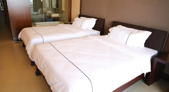 Yijing Holiday Hotel, Rezerwuj Hotel Hotele 4-gwiazdkowe w Guangdong, 4*