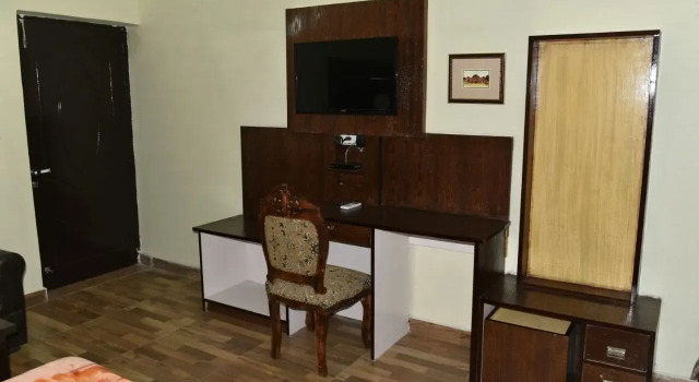 The Royal Hotel & Resort managed by Erica Hotels & Resorts, Забронировать Курортный отель Орчха штат Уттар-Прадеш