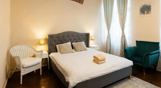 Lovely Studio in Historical Center WiFi, Забронировать Апартаменты/квартира Апартаменты Тимишоары, рядом с Huniade Castle, Апартаменты/квартира