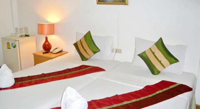 Best Value Inn NaNa, Забронировать Отель Кхлонгтей Бангкок, рядом с Развлекательный центр Nana Plaza