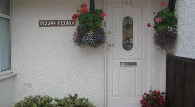 Apple House Guesthouse Heathrow Airport