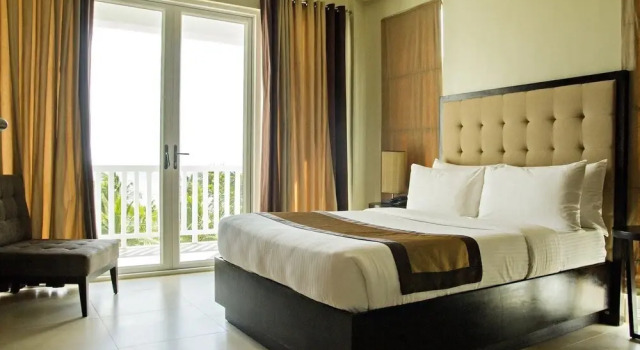 Семейный люкс Camaya Coast Hotel