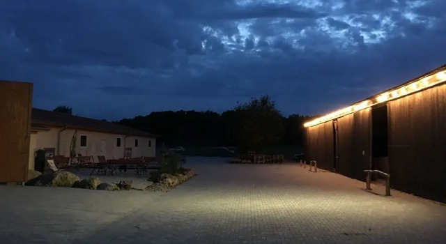Freizeitreitstall Schammelsdorf, Varaa Hotelli Hotellit Baijeri pysäköinnillä, Pysäköinti
